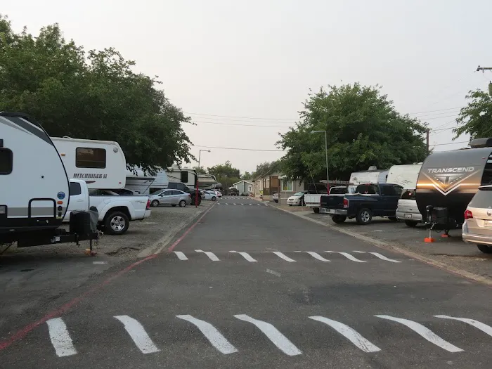 Sacramento Sun RV Park Picture 5