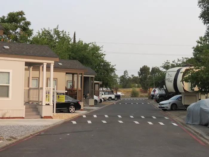 Sacramento Sun RV Park Picture 3