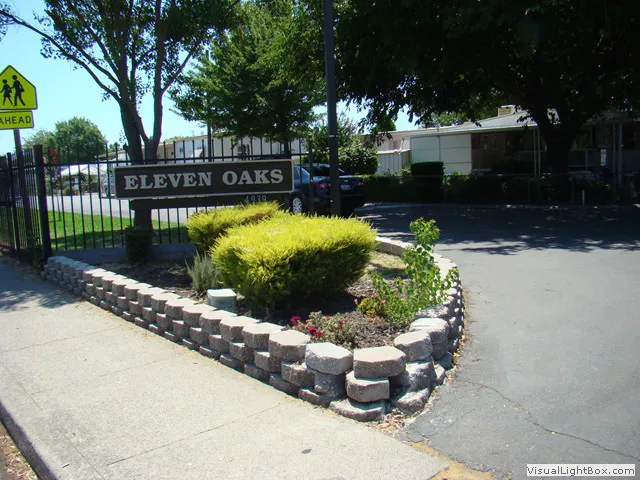 Eleven Oaks Mobile Home & RV Park Picture 4