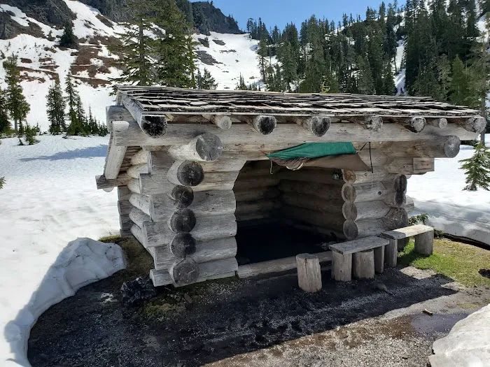 Mazama Camp Shelter Picture 7