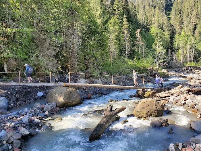 Mazama Camp Shelter Picture 8