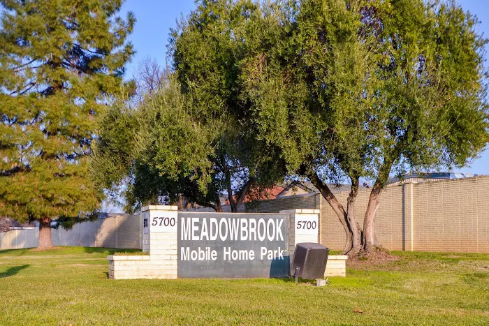 Meadowbrook Mobile Home Park Picture 9