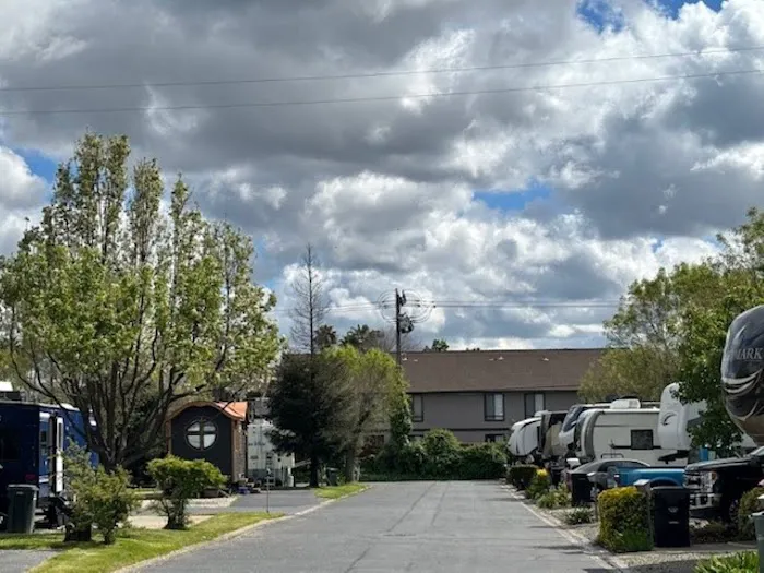 Mark J RV Park Picture 4