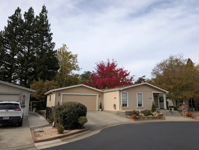 Lakeview Village Mobile Home Picture 1