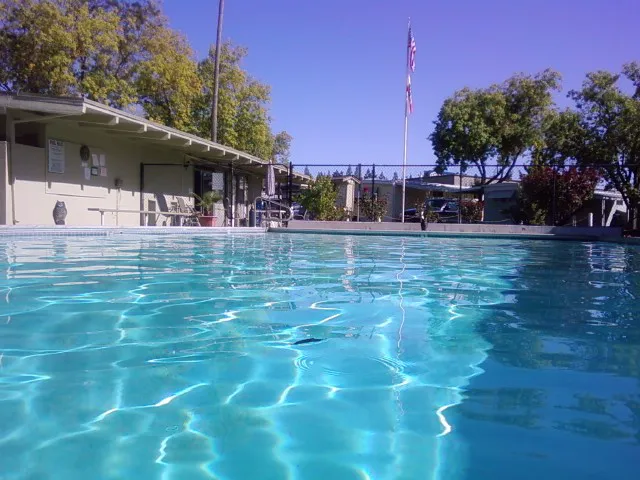 Imperial Manor Mobile Home Picture 1