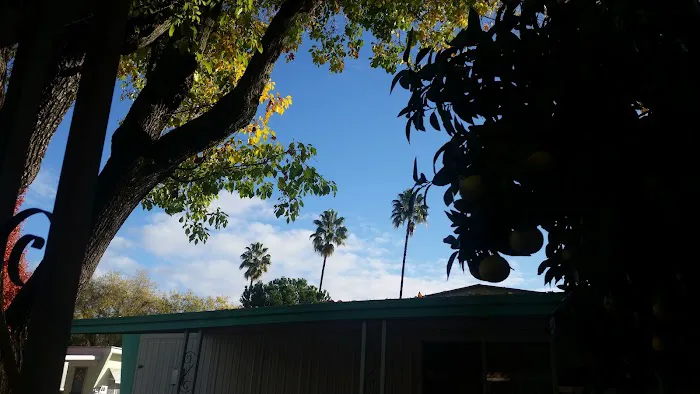Imperial Manor Mobile Home Picture 9