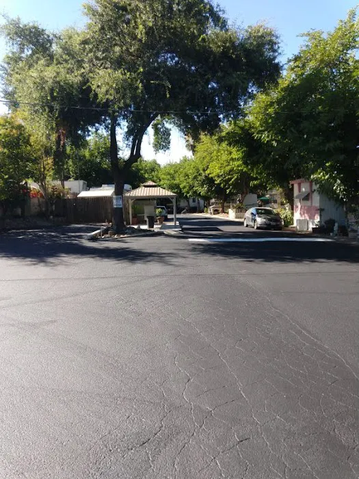 Auburn Villa Mobile Home Park Picture 6
