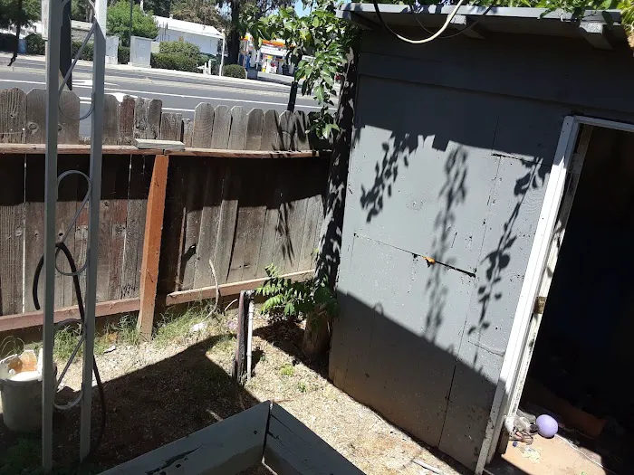 Auburn Oaks Mobile Home Park Picture 5