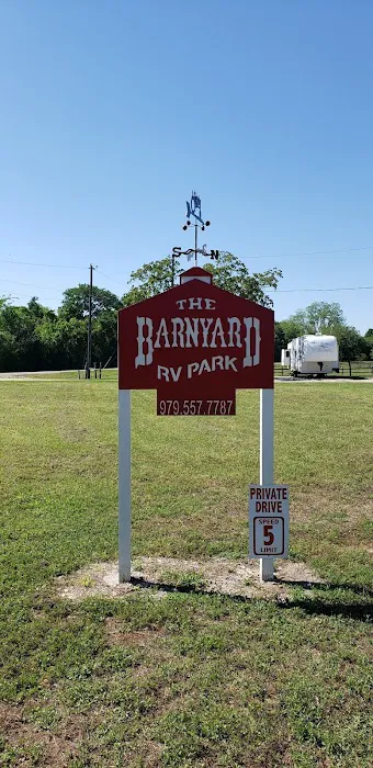 Barnyard RV Picture 2