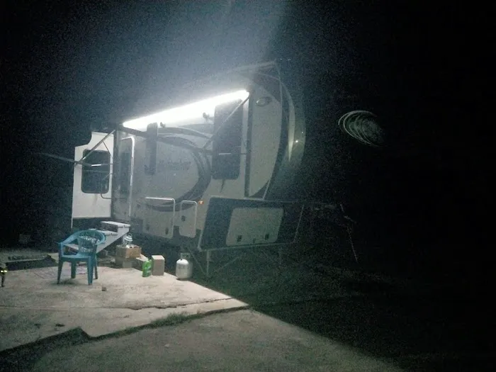 Barnyard RV Picture 9