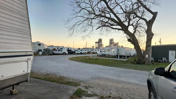 N&N RV Park Picture 9