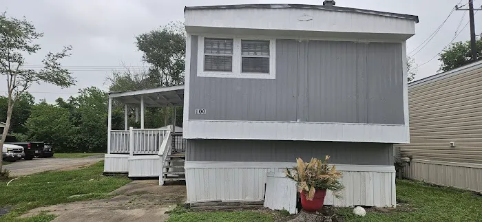 Village Green Mobile Home Park Picture 2
