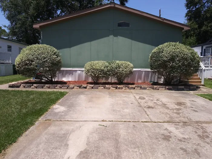 Lakewood Village Picture 8