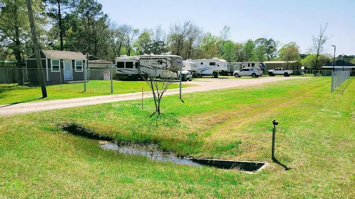 Champion RV Park Picture 2