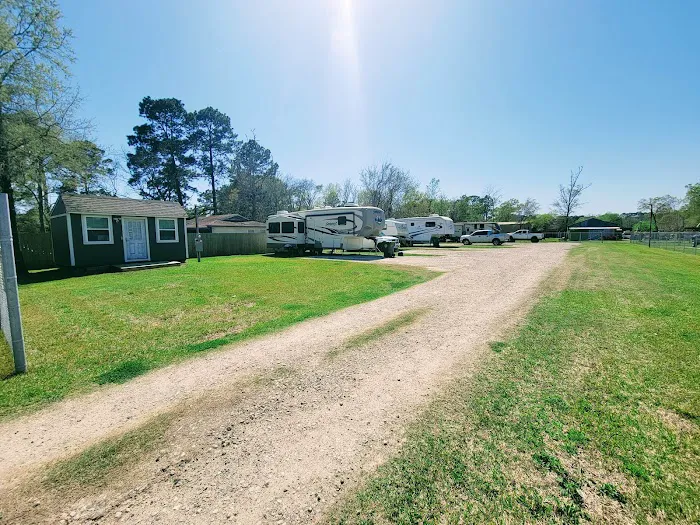 Champion RV Park Picture 3