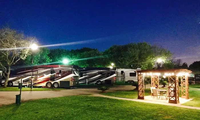 Houston East RV Resort Picture 5