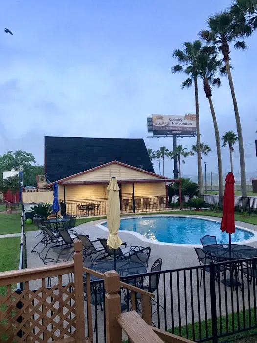 Houston East RV Resort Picture 10