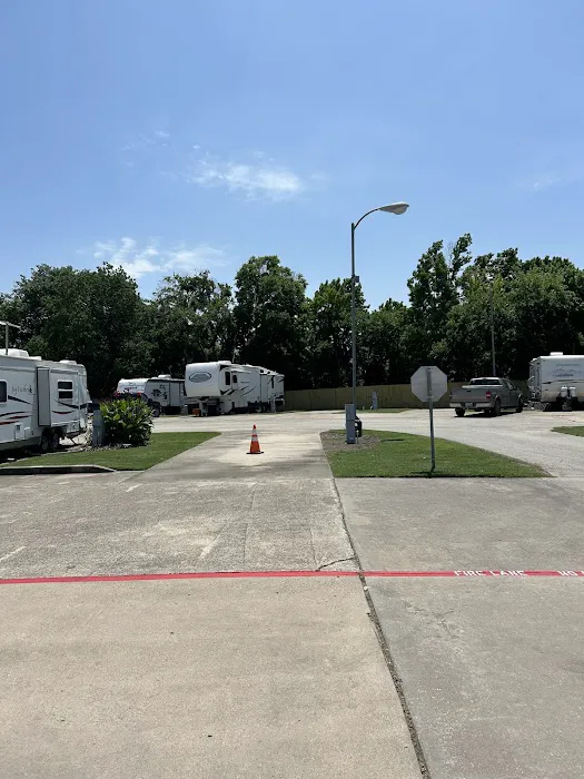 L & R RV Park Picture 7