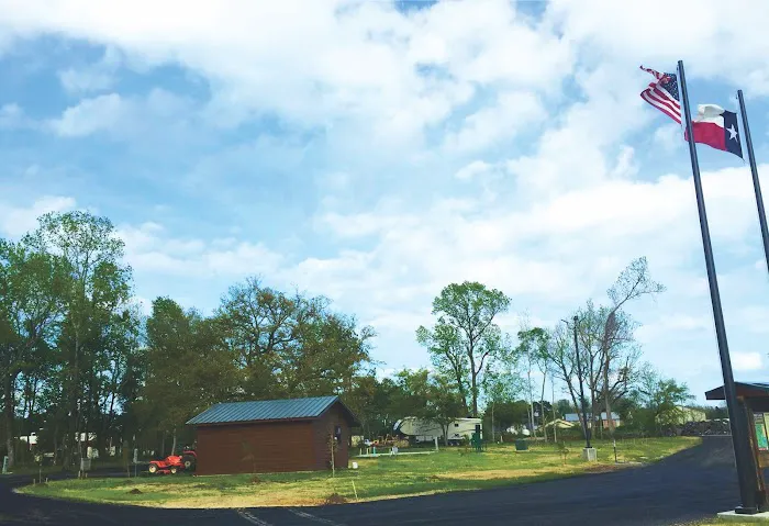 Wildwood Lakes RV Park Picture 3
