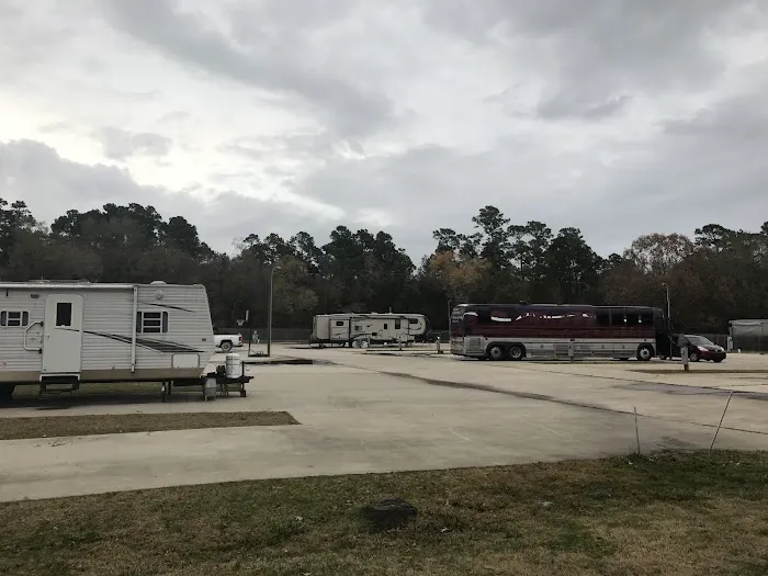 Castle Oaks RV Park Picture 3