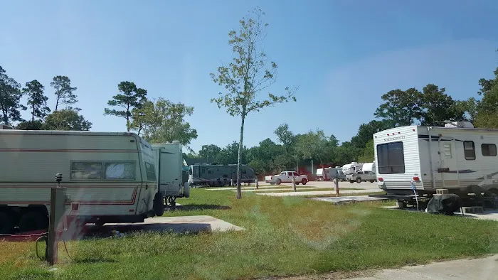 Castle Oaks RV Park Picture 4
