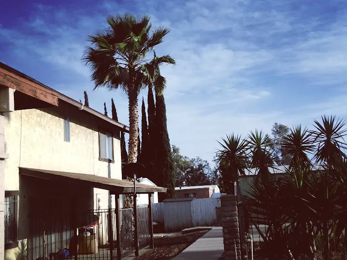 Bloomington Mobile Home Park Picture 1