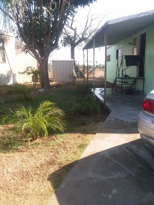 Log Cabin Mobile Home Park Picture 3