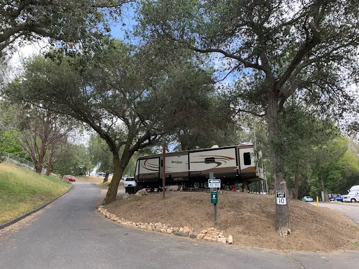 Ramona Oaks RV Park Picture 5