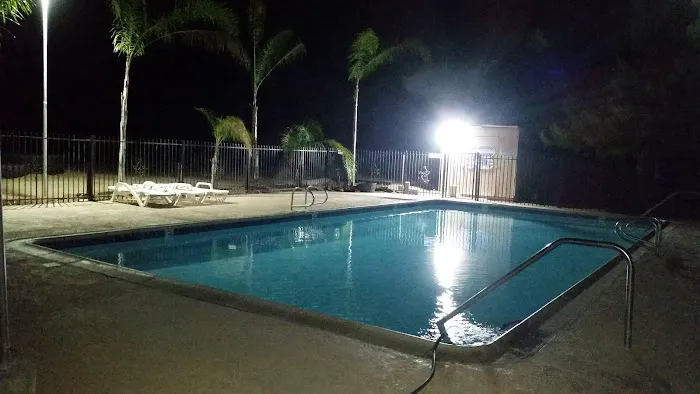 Palm View RV Park & Campground Picture 6