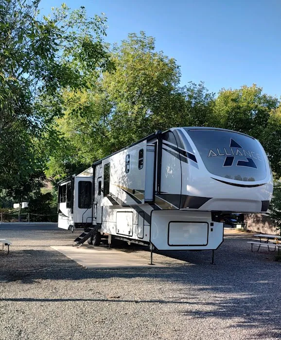 Meadowbrook RV Park Picture 1