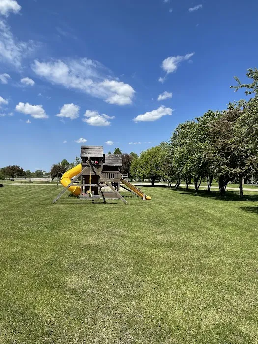 2Annes Lakeside RV Park Picture 4