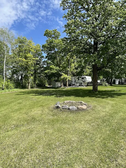2Annes Lakeside RV Park Picture 10