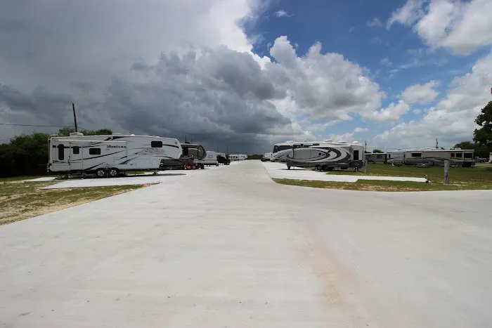 Gateway to the Gulf RV Park Picture 9