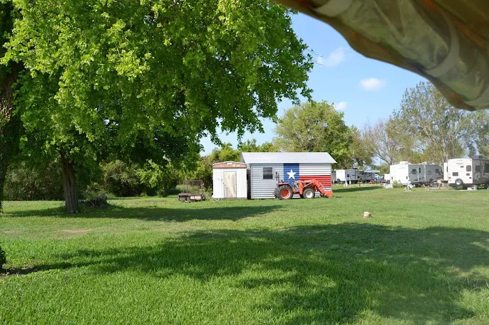 Dad's RV Park Picture 4
