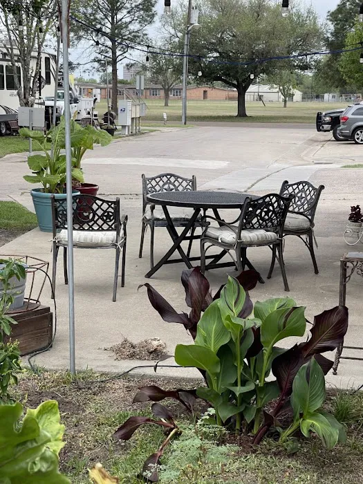 Dad's RV Park Picture 6