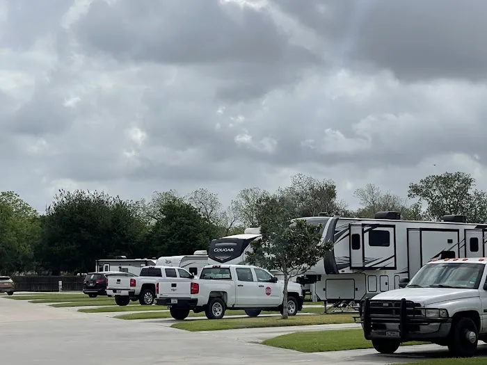 Dad's RV Park Picture 3