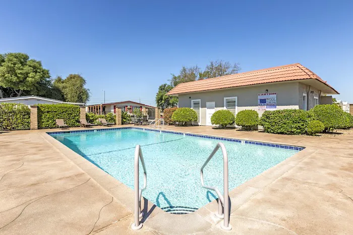 Oaks Mobile Home Community Picture 2