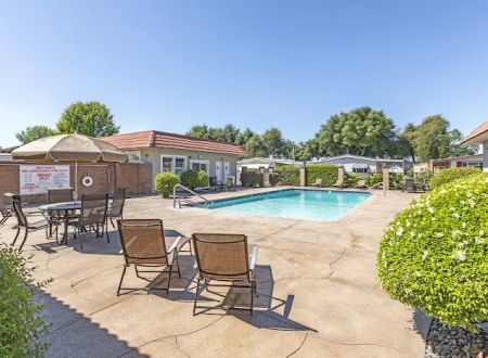 Oaks Mobile Home Community
