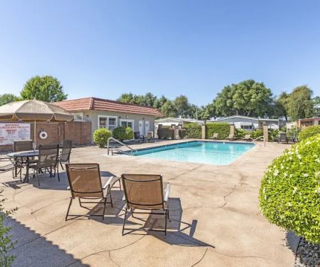 Oaks Mobile Home Community