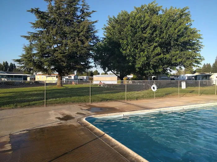 Double L Mobile Estates Picture 3