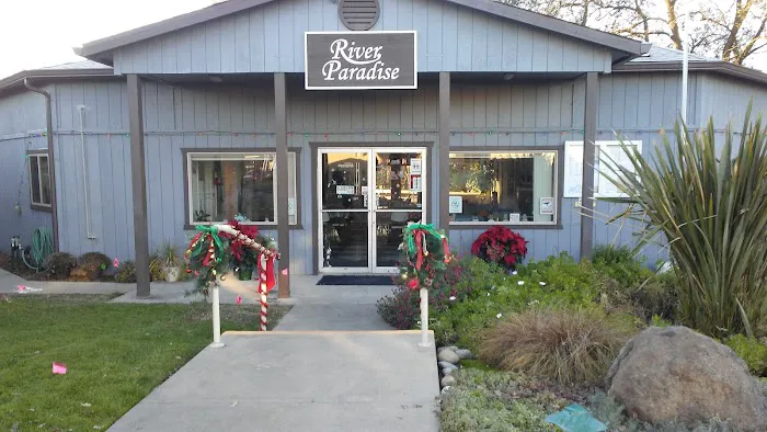 River Paradise Mobile Home Park Picture 3