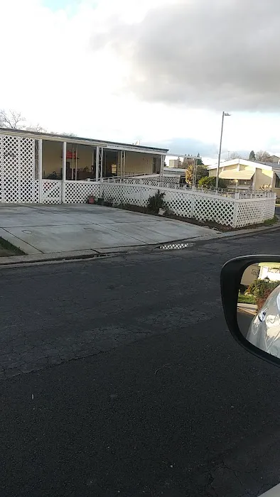 River Paradise Mobile Home Park Picture 7