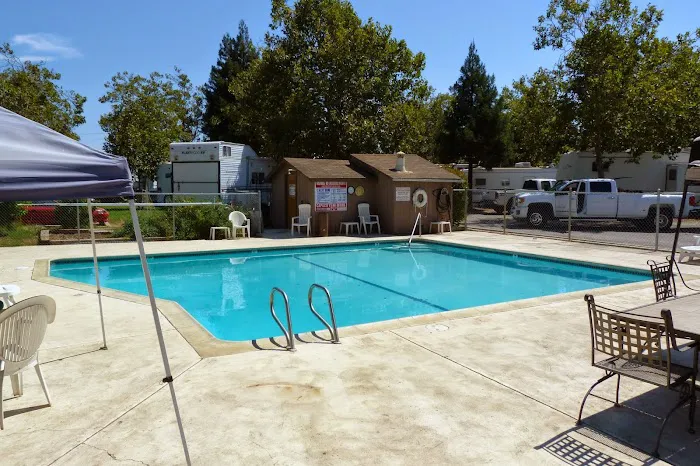Parkway Lakes RV Park Picture 1