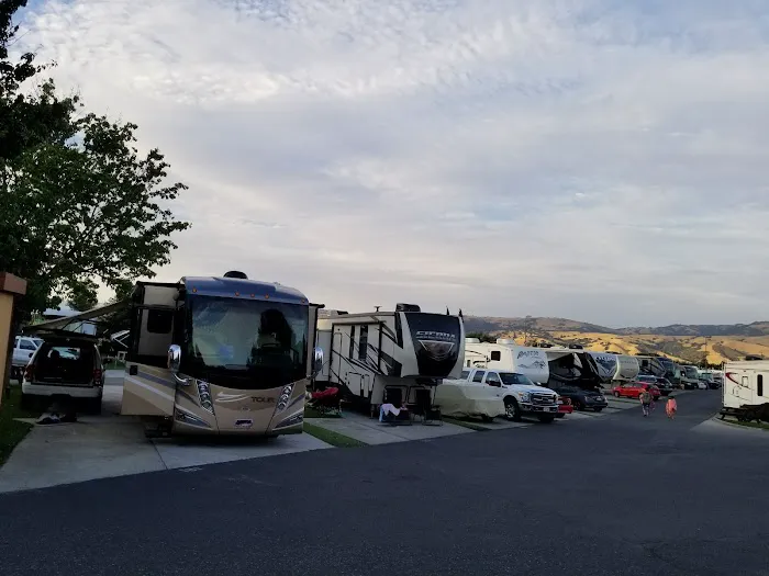 Maple Leaf RV Park Picture 5