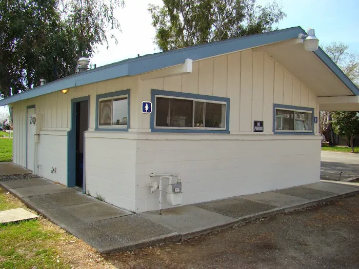 Willows Mobile Home & RV Park Picture 10