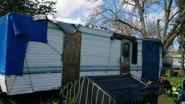 Garden Trailer Park Picture 2