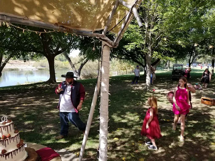 Riffles RV Park & Campground Picture 4
