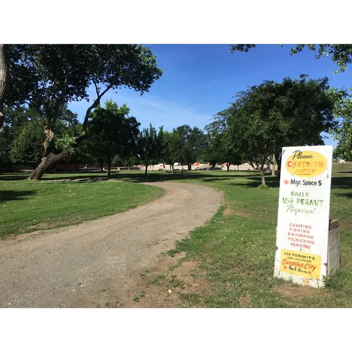 Riffles RV Park & Campground Picture 10