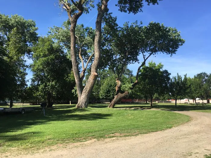 Riffles RV Park & Campground Picture 9