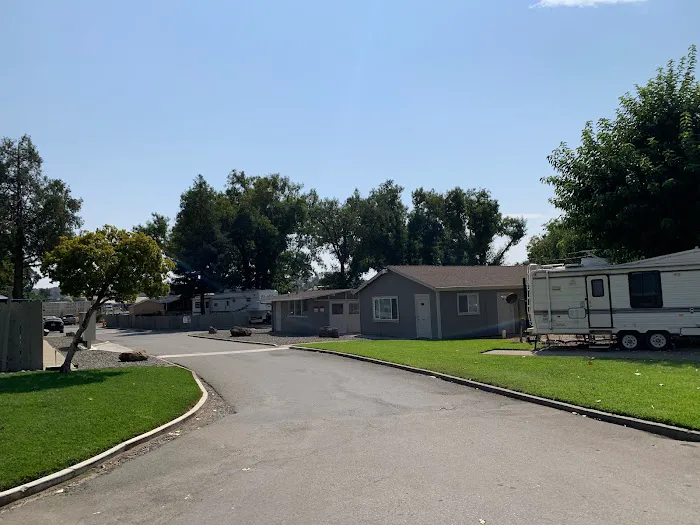 Oroville Mobile Home Park Picture 1
